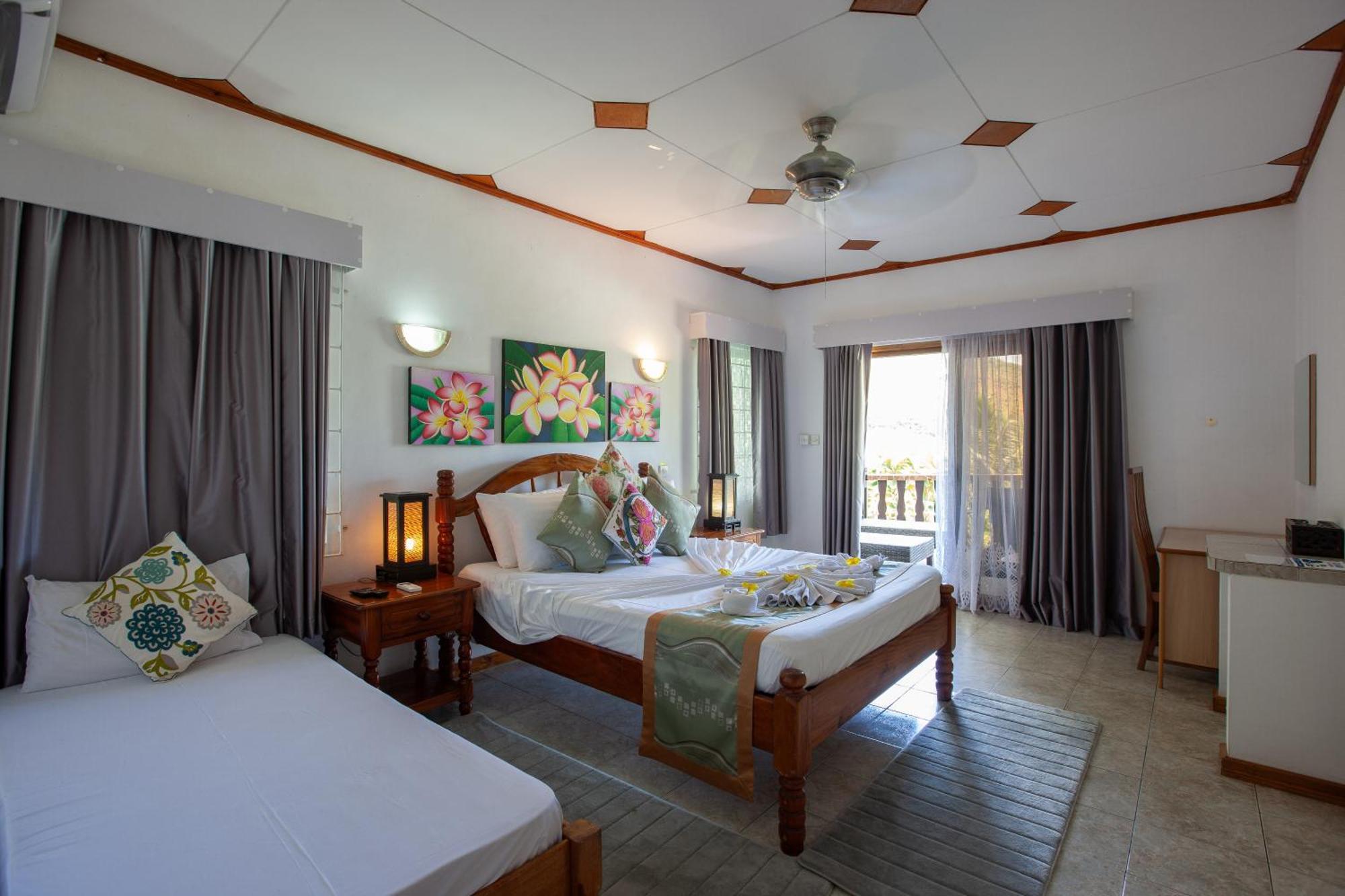 Sea View Lodge Baie Sainte Anne Exterior foto